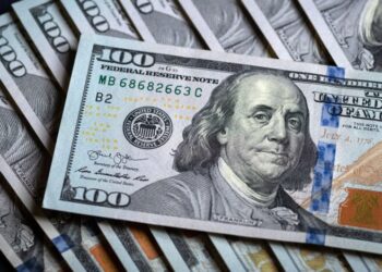 Рынок накроет волна бюджетных выплат: как это отразится на курсе доллара к Новому году