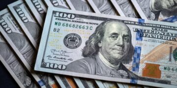 Рынок накроет волна бюджетных выплат: как это отразится на курсе доллара к Новому году