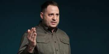 Ермак после увольнения из ОП собрался на фронт, – New York Post