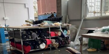 В результате ракетной атаки ночью разрушены складские и производственные помещения “Текстиль-Контакта”