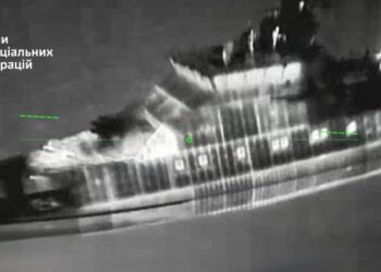 Украина уничтожила буровой объект Путина и военный корабль в Каспийском море