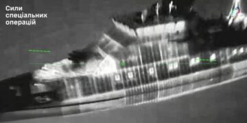 Украина уничтожила буровой объект Путина и военный корабль в Каспийском море