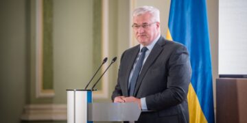 Сибіга доручив дипломатам оперативно і принципово реагувати на випадки ганебного ставлення до українців