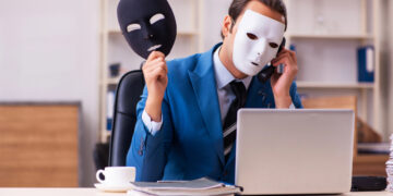 Мастер дипфейков из Нидерландов открыл 46 счетов в разных банках с помощью нейросетей