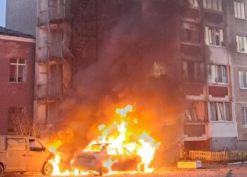 Окупанти влучили в багатоповерховий будинок у Чернігові