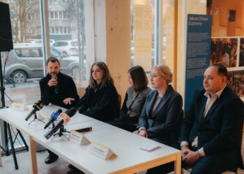 Виставка українського павільйону на EXPO-2025 в Японії відкрилася в Івано-Франківську