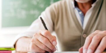 Пенсионеры в зоне риска: в ЕС готовят отмену социальных выплат для украинцев