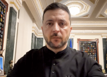 Зеленський про обстріли: Росіяни намагаються зламати Різдво, докладаємо максимум зусиль, щоб українці були зі світлом