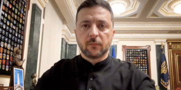 Зеленський про обстріли: Росіяни намагаються зламати Різдво, докладаємо максимум зусиль, щоб українці були зі світлом