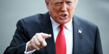 Трамп выберет нового главу ФРС в начале 2026 года