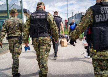 Даже с временной защитой: кому из украинцев грозит депортация из Польши в 2026 году