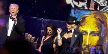 Дональд Трамп продав портрет Ісуса за 2,75 мільйона доларів під час новорічного аукціону