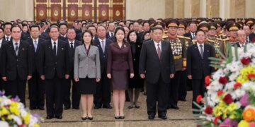 Готують наступницю: донька Кім Чен Ина вперше відвідала державний мавзолей