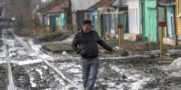 Виживання без підтримки і без перспектив: у розвідці заявили, що регіони рф охопила фінансова криза