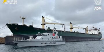 Італія затримала судно з чорним металом з росії, що порушувало санкції