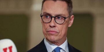 Стубб готовий запросити Трампа в сауну для розмови про Гренландію