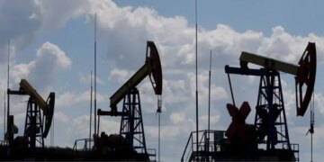 Індія скорочує закупівлі російської нафти та нарощує імпорт з Близького Сходу – Reuters