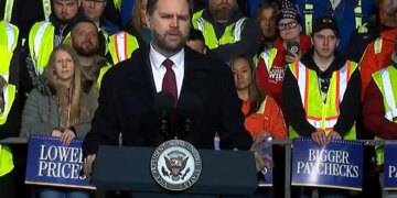 Джей Ді Венс закликав владу Міннеаполіса до співпраці з ICE для зменшення "хаосу"