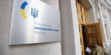 Орбан каже, що Угорщина не пускатиме Україну в ЄС ще 100 років. У Києві відповідають – господар у москві стільки не протягне
