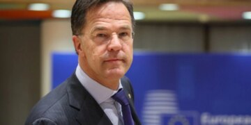 Закликаю відійти від правила "купуй європейське": Рютте про необхідну зброю для України