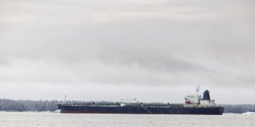 російська нафта застрягла на танкерах у морі через скорочення імпорту Індією