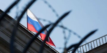 ЄС вніс росію до "чорного списку" через ризики відмивання коштів та готує нові санкції
