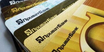 Касается всех клиентов ПриватБанка: важную услугу продлили на год