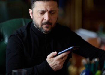 Зеленський доручив переглянути правила щодо комендантської години на час холодів