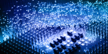 “Выдерживают контейнер весом 15,6 т”: новые оптические чипы имеют плотность 100 тыс. транзисторов на сантиметр