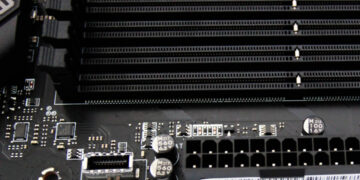 Компьютерные магазины убирают память из демонстрационных ПК из-за краж