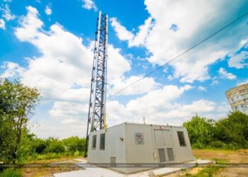 Золотая жила на тепле: почему бизнес ставит котельные в школах и больницах, игнорируя жилые дома