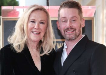 Смерть Кэтрин О’Хара и реакция Маколея Калкина заставили рыдать весь мир: “Мама, увидимся позже”