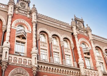 НБУ с 14 января ввел “заемный” лимит и смягчил ряд валютных ограничений