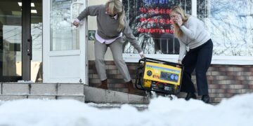 Россия нанесла новый удар по энергетике: есть обесточивание в двух областях, – Минэнерго