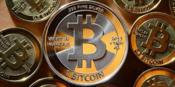 Аналитики рассказали, что нужно биткоину для смены тренда