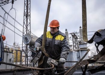 Сделали невозможное: энергетики восстановили свет, тепло и воду в Кривом Роге