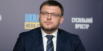 Директор НАБУ ответил, объявили ли Ермаку подозрение