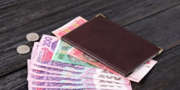 Украинцам урежут пенсии в 2026 году: кому оставят лишь 10% от надбавки