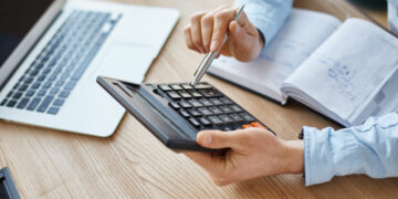 Тариф на свет с 1 марта: сколько придется платить и как сэкономить 50% стоимости