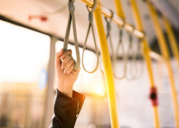 Работать придется до 65 лет: ПФУ раскрыл тревожную реальность для будущих пенсионеров