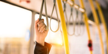 Работать придется до 65 лет: ПФУ раскрыл тревожную реальность для будущих пенсионеров