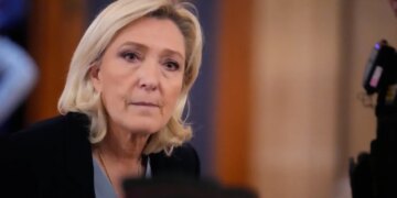 Французькі прокурори вимагають заборонити Марін Ле Пен участь у виборах на п'ять років