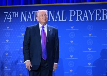 Трамп опублікував відео з подружжям Обам у вигляді приматів і видалив його після критики