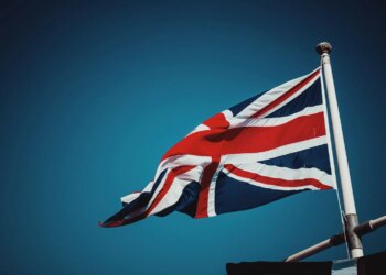 Британські спецслужби попередили партії про іноземне втручання та "медові пастки"