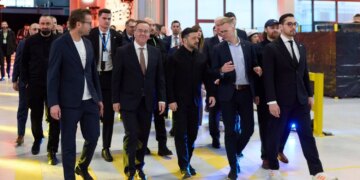 Європі потрібна сильна й незалежна оборонна промисловість у партнерстві з США – Зеленський