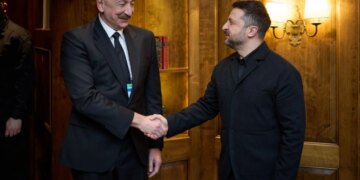 Зеленський на зустрічі з Алієвим назвав єдину причину тривалості війни з рф