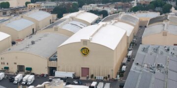 Компанія Warner Bros Discovery розглядає можливість відновлення переговорів про продаж із Paramount на тлі зміненої пропозиції