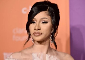 Cardi B зі сцени заявила що більше не у стосунках із батьком своєї дитини
