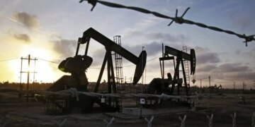 російська нафта продається з найбільшою знижкою за три роки через санкції – Bloomberg