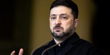 Зеленский ждет реакции США на нарушение Россией просьбы Трампа